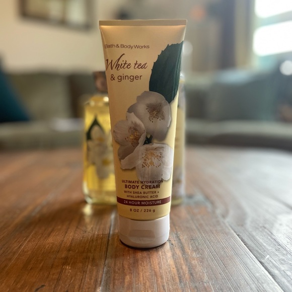 White Tea and Ginger Body Cream, Shower Gel & Mist - Picture 10 of 14